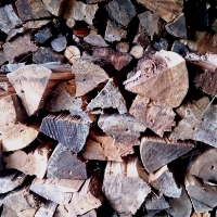 杉材の薪